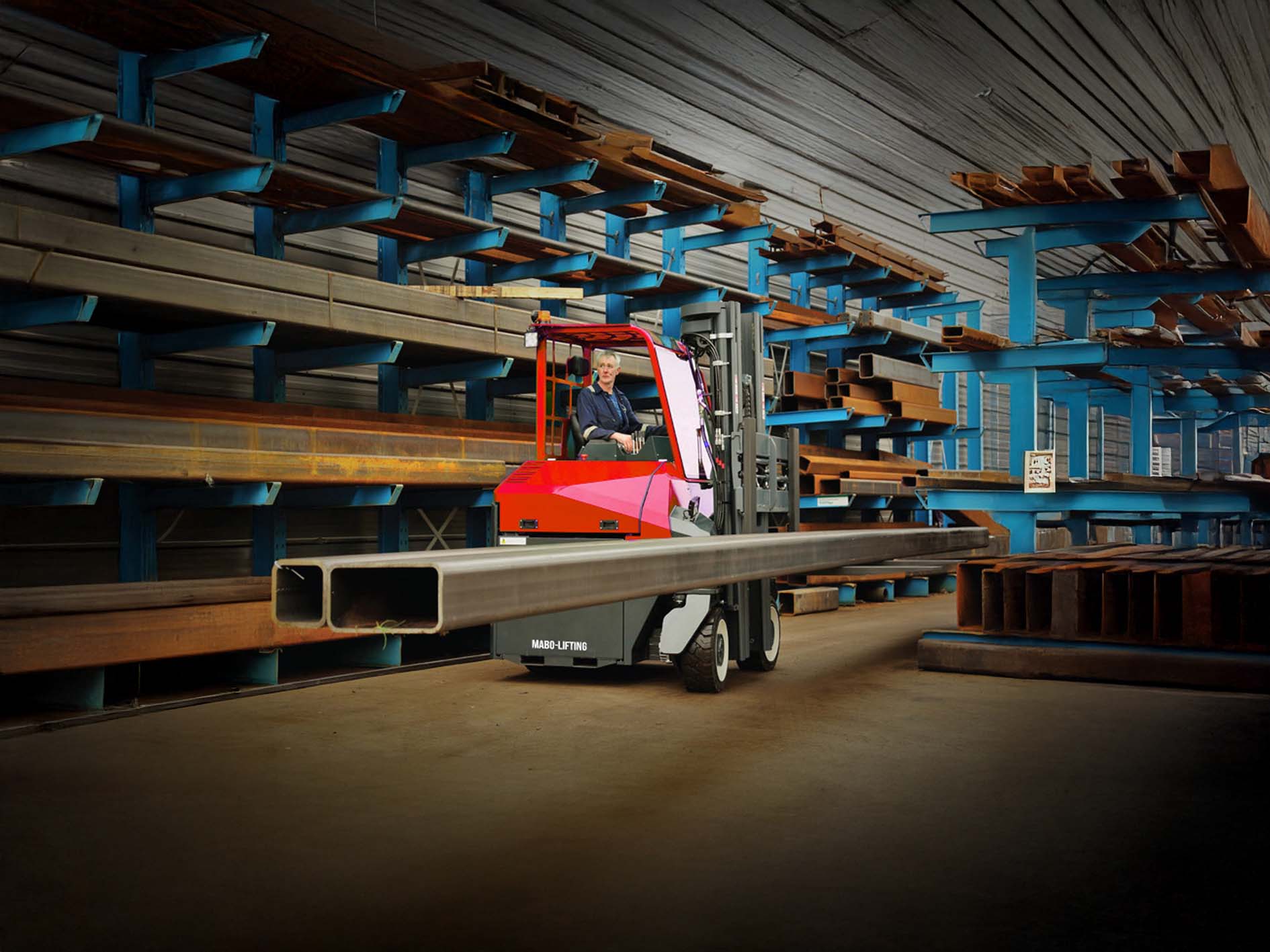 Combi-CB vierweg heftruck in gebruik bij een klant